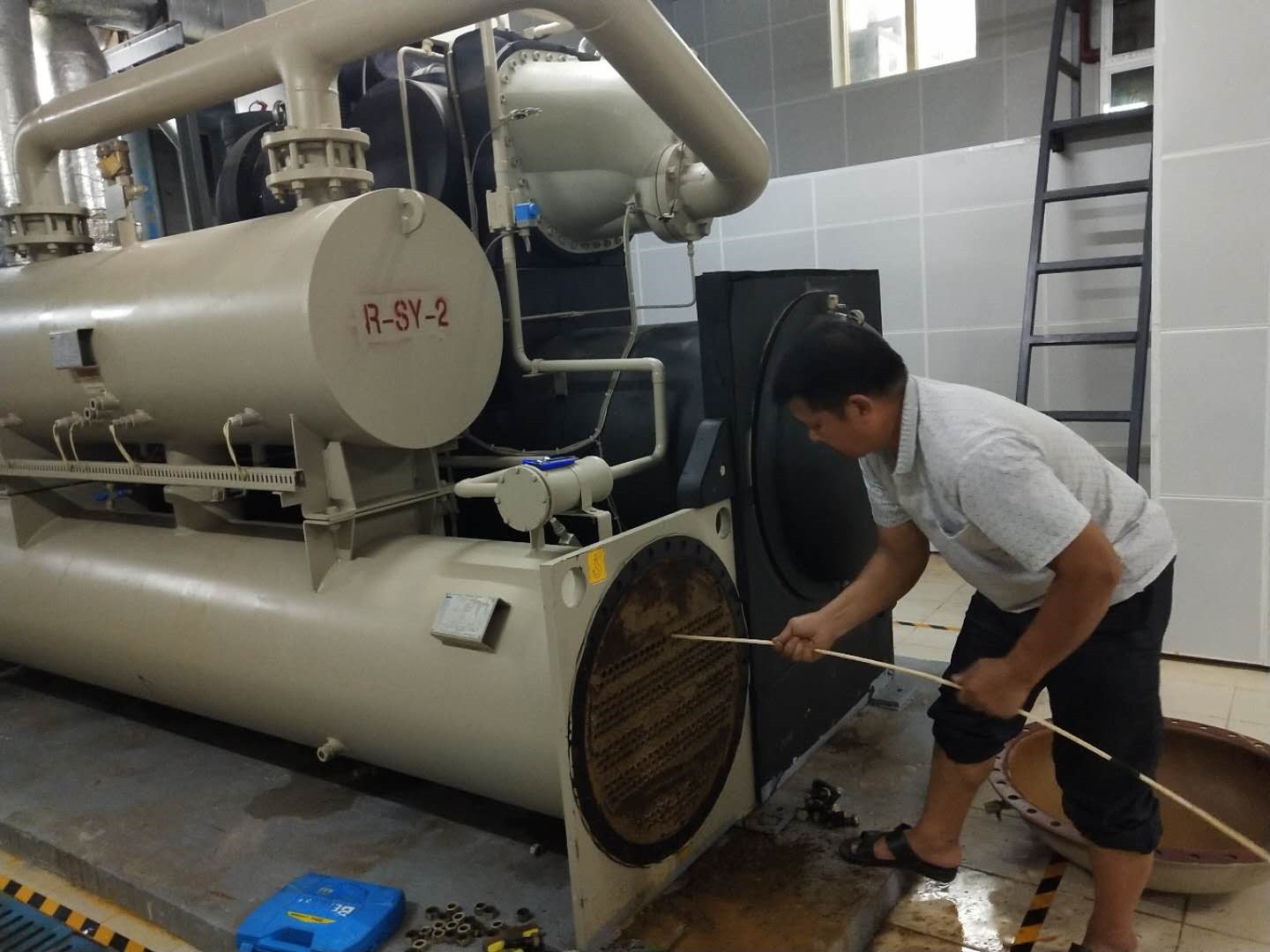 中央空调冷凝器清洗通炮